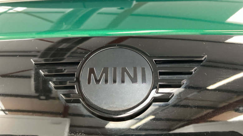 MINI Hatchback 1.5 Cooper Exclusive 3dr Auto Petrol Hatchback